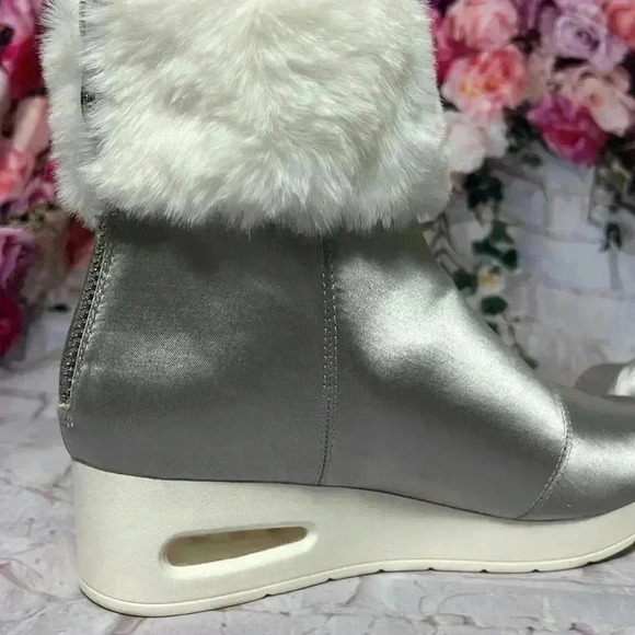 DKNY Abri wedge fur booties winter warm size 7 - Picture 5 of 7